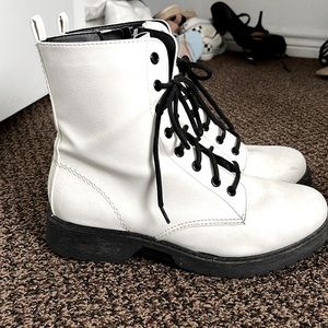 White combat boots, good condition, used
